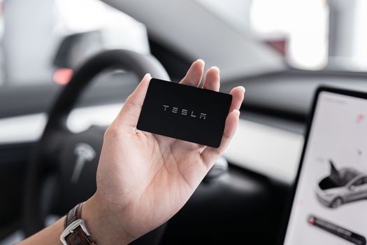 Dampak Merger Tesla-SpaceX: Inovasi Tanpa Batas atau Monopoli Baru?