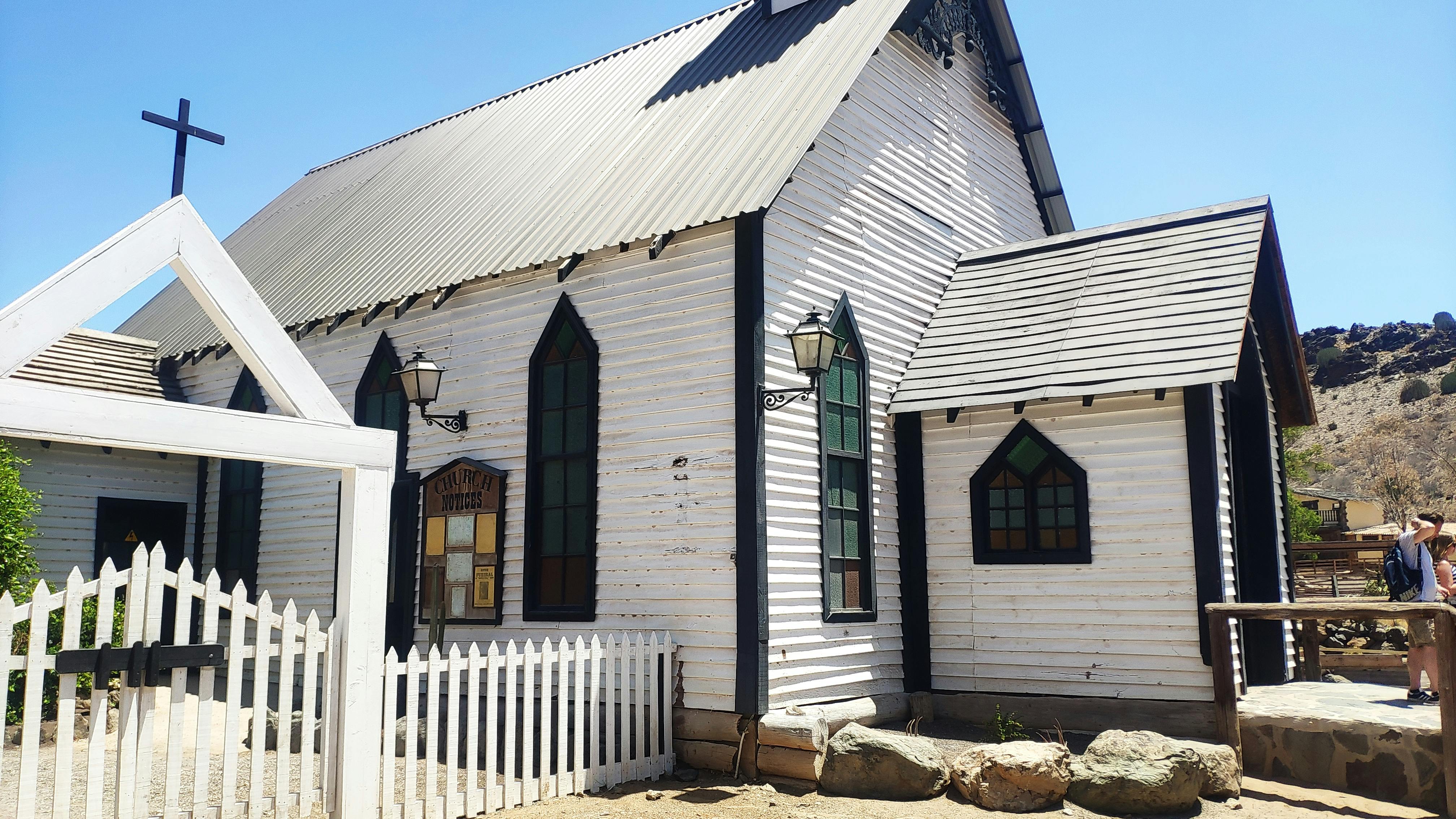 Kereta Jenazah Raja Pakubuwono XIII: Megahnya Tradisi Kraton Solo Mengantar Sang Raja