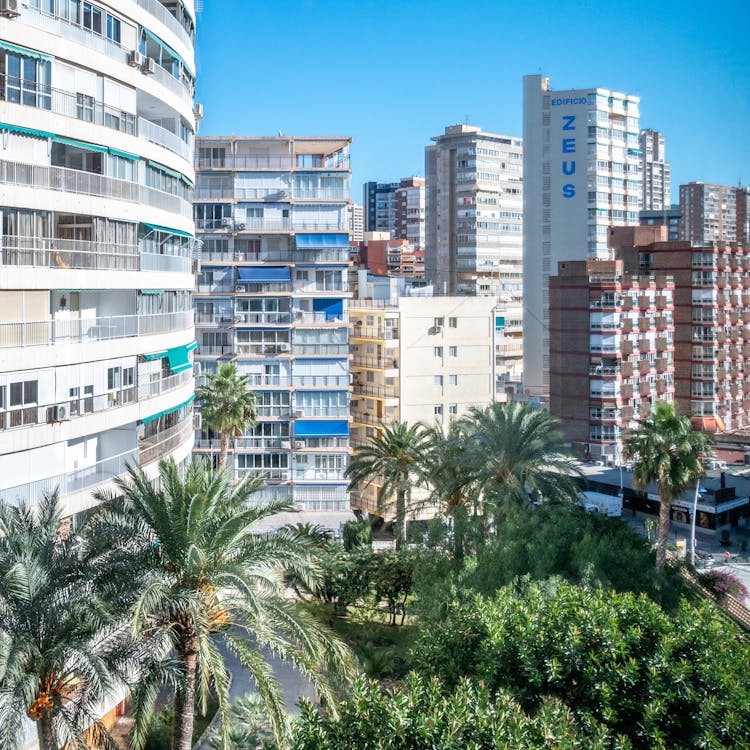 Telkom Panen Cuan Triliunan! Pendapatan Rp109,6 T di Q3 2023: Benarkah Strategi Transformasi Digitalnya Kunci Sukses Masa Depan Indonesia?