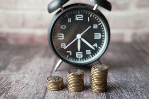 Lonjakan Laba Piramal Finance: Peluang dan Risiko untuk Peminjam dan Investor