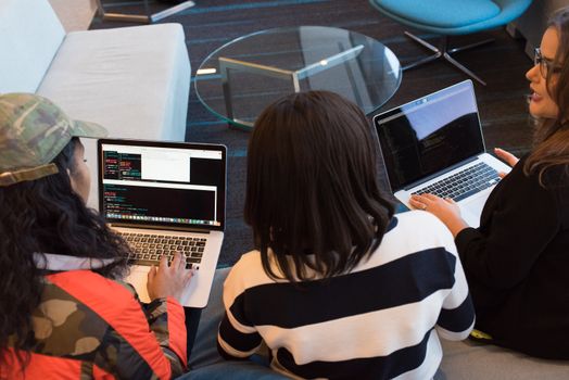 Lebih dari Sekadar Kode: Bagaimana Hackathon UW Tacoma & Sound Credit Union Membentuk Masa Depan Komunitas?