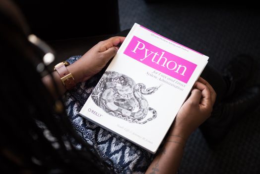 Efisiensi Memori Python: Memahami Dampak `alloc-context` 0.2.15 pada Aplikasi dan Pengembang
