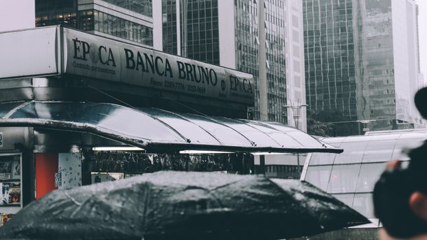 Ekspansi Kartu Kredit JPMorgan di Brasil: Ancaman atau Peluang Baru bagi Pasar Keuangan Lokal?