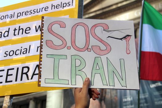 Ancaman Rudal dan Drone Iran di Teluk: Risiko Apa yang Menanti Ekonomi Global dan Keamanan Regional?