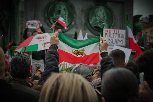 Penumpasan Yudikatif Iran: Menguak Dampak Instabilitas Politik dan Krisis Hak Asasi