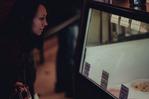 Mengapa Indecision Bisnis Membunuh Potensi Digital Anda: Analisis Dampak dan Solusi