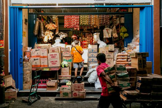 Anjloknya Saham Pentair: Cerminan Lesunya Daya Beli Konsumen dan Pasar Properti?