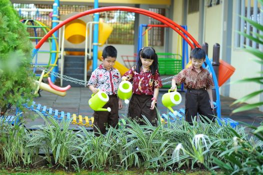 Dari Utang $20 Ribu ke $100 Juta Donasi: Analisis Dampak Kisah Jeff Thomasson bagi Edukasi dan Aspirasi Wirausaha