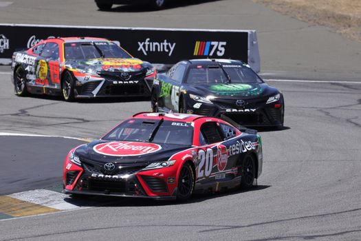 Sponsor NASCAR TAP Inc.: Jembatan Inovasi atau Strategi Berisiko Tinggi bagi M&A dan Keamanan Siber?