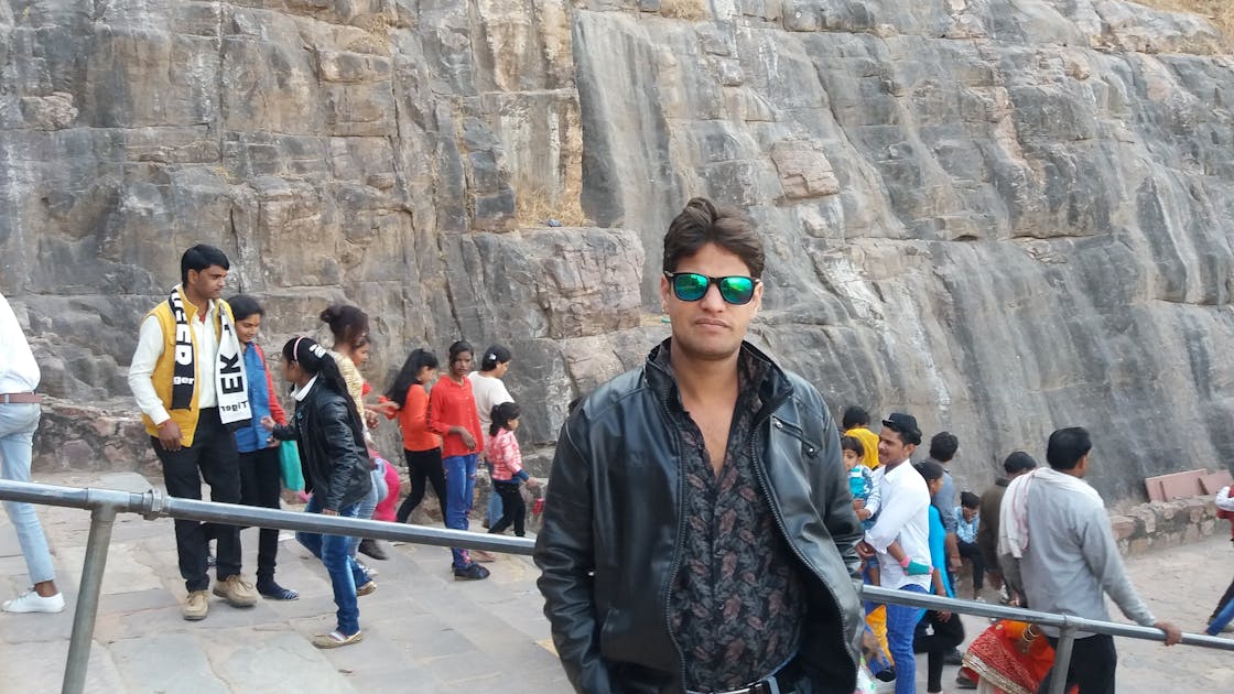 Menguak Beban Sejarah: Mengapa Kekuasaan Soeharto Bukan Sekadar Kesalahan, Melainkan Kejahatan?