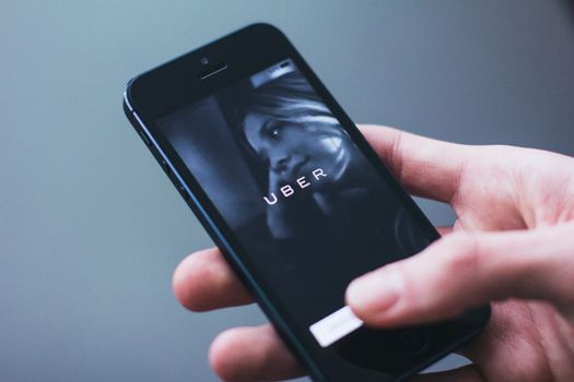 Inisiatif Uber di Brasil: Harapan Baru Pencari Kerja atau Sinyal Pergeseran Ekonomi?
