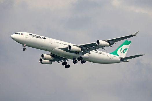 Sanksi AS terhadap Penerbangan Iran: Ancaman Baru bagi Ekonomi Global dan Stabilitas Kawasan?