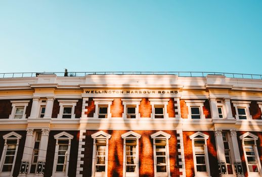 Debat Biaya Hidup Wellington: Dampak Nyata di Balik Janji Politik