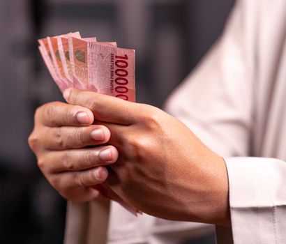 Profit atau Nilai Sejati? Mengurai Dampak Perbedaan Bisnis Untung dan Berharga