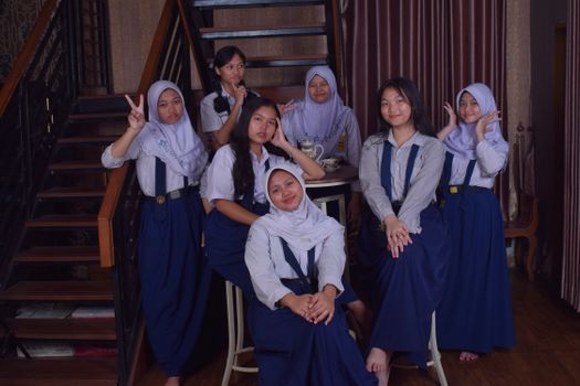 MilkXP: Menjembatani Kesenjangan Relevansi Remaja, Apakah Ini Solusi yang Kita Butuhkan?