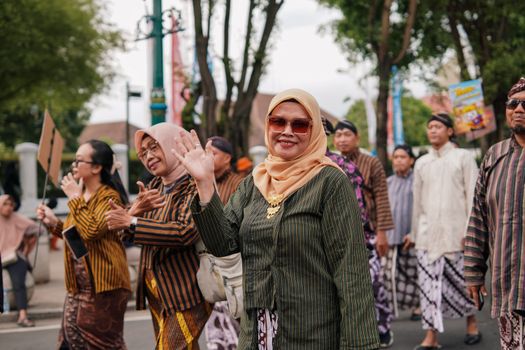 Investasi Raksasa untuk Carolina Village: Menganalisis Dampak pada Lansia dan Ekonomi Lokal