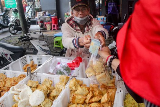 Dari Ritual ke Rupiah: Analisis Dampak Ekonomi Festival Sawan