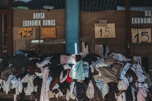 Dampak Besar Arc'teryx: Mampukah Ekonomi Sirkular Mengubah Industri Pakaian Luar Secara Radikal?