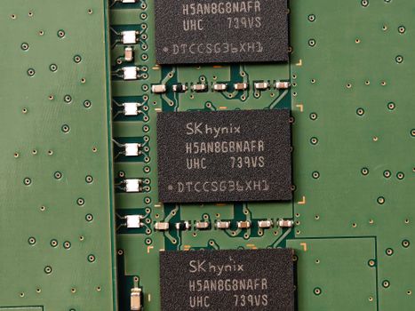 Mega IPO SK Hynix: Bagaimana Ini Mengubah Lanskap Chip AI dan Peluang Investasi Global?