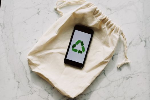 Dampak Nyata di Balik Janji Net Zero Big Tech 2026: Antara Inovasi dan Beban?