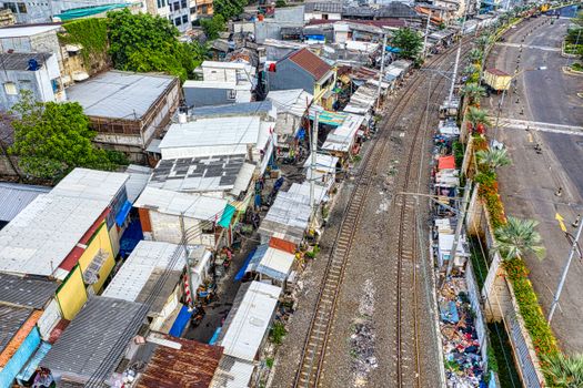 Investigasi Sekuritas AECOM: Apa Artinya Bagi Investor dan Kepercayaan Pasar?