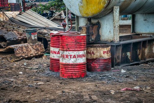 Cadangan Minyak Strategis AS Terendah dalam 40 Tahun: Ancaman Inflasi dan Stabilitas Global?