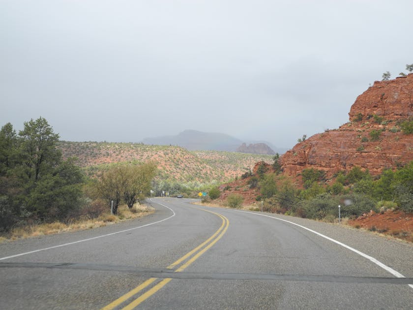 Pintu Perubahan Konstitusi Terbuka? Pertemuan Krusial MPR-Presiden Bahas Amendemen UUD!