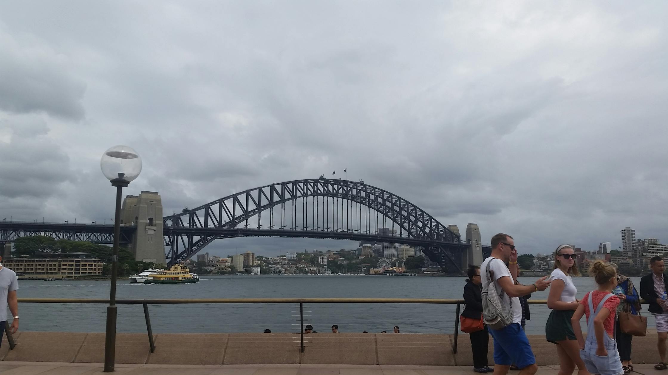 Pensiun Aman atau Dana Kuliah Cucu? Mengungkap Dilema $400 Ribu Pasangan Lansia (dan Solusinya!)