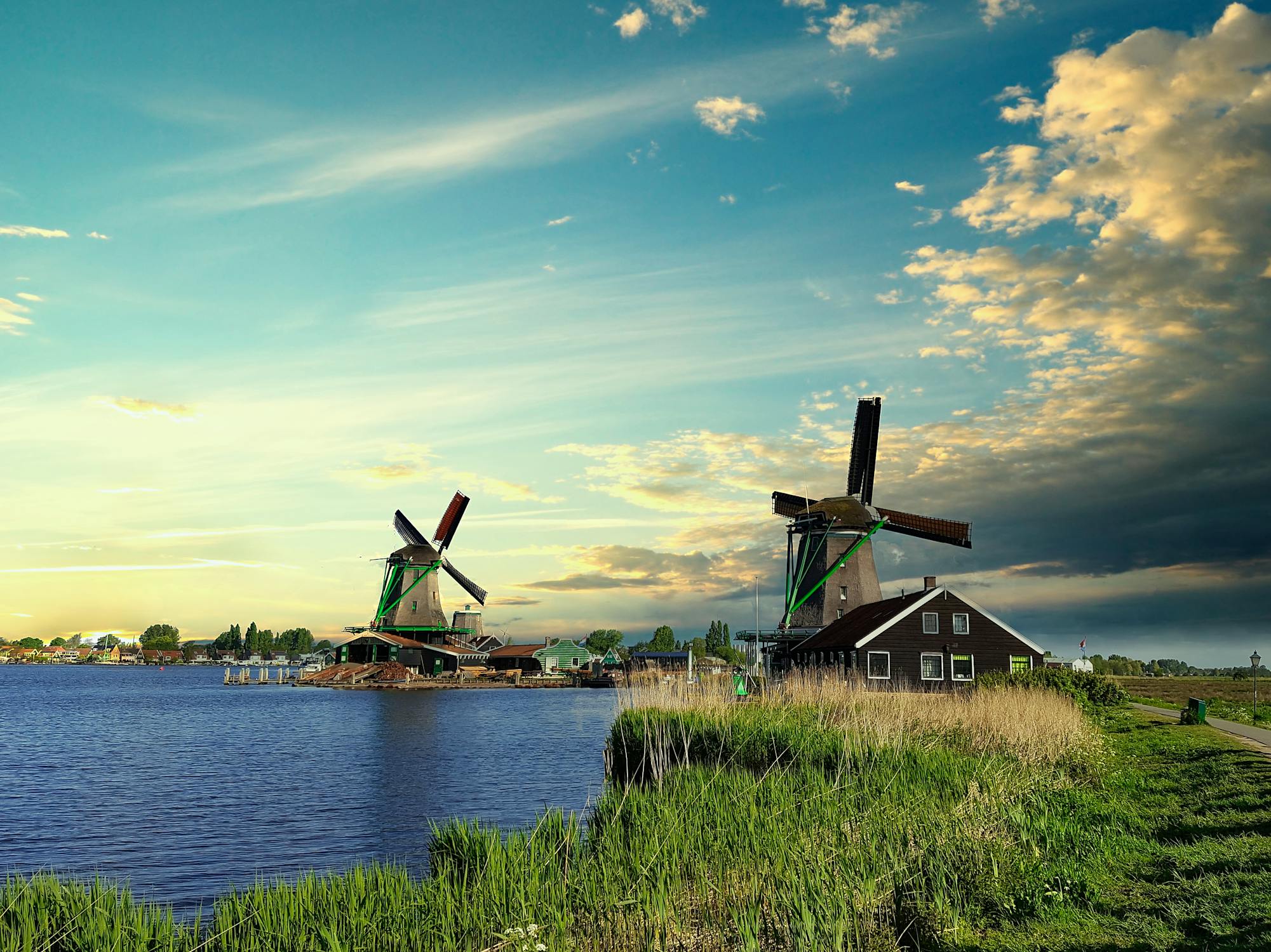 Peringatan Keras Jusuf Kalla: Lambatnya Bantuan Jadi Pemicu Utama Penjarahan di Banjir Sumatera!