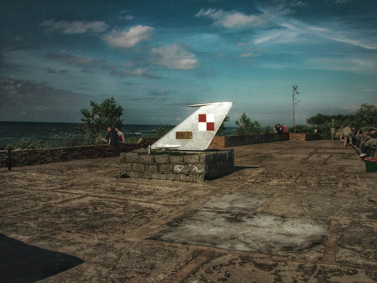 Microsoft AI Boss: Era 'Wild West' AI Berakhir, Tapi Tantangan Sebenarnya Baru Dimulai?