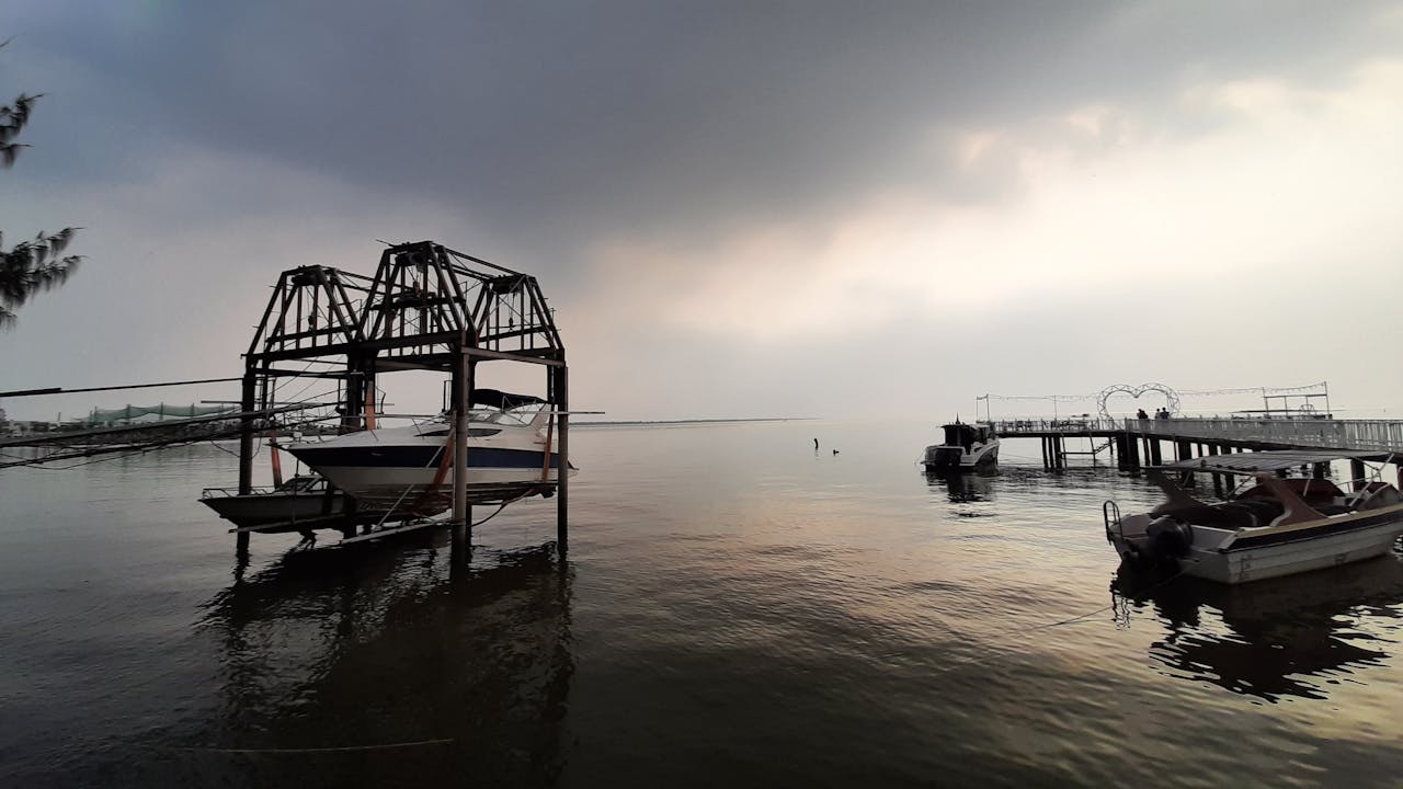 Prabowo Bergerak Cepat! Perintah Serius Tangani Bencana Sumatera: Janji di Uji, Kepemimpinan Dimulai?