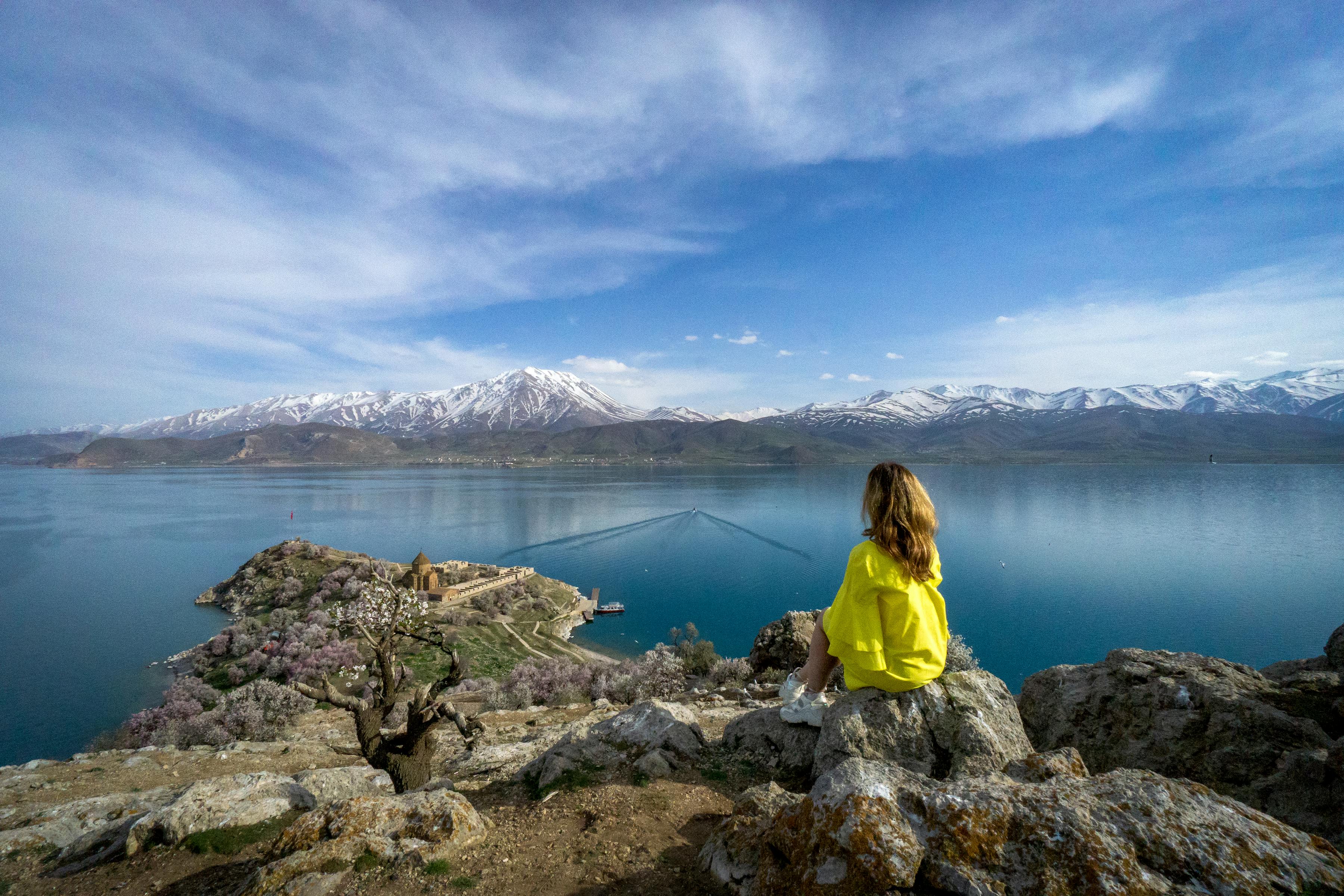 Gus Ipul Lantik 830 Pejabat Fungsional dan Guru Sekolah Rakyat: Pondasi Kuat untuk Kesejahteraan dan Pendidikan Inklusif