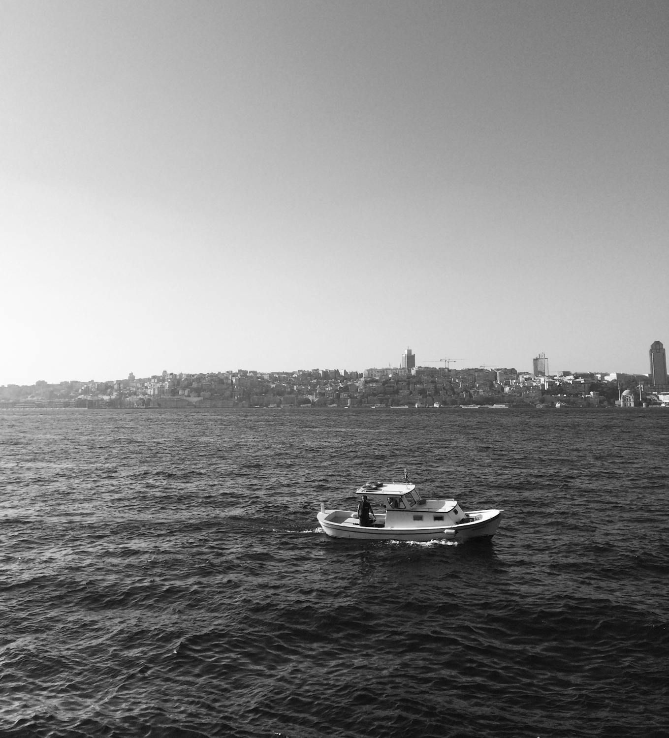 Drama Panas di WWE SmackDown: Naomi Disanksi, Juara Baru Lahir, dan Jalan Menuju WrestleMania Memanas!