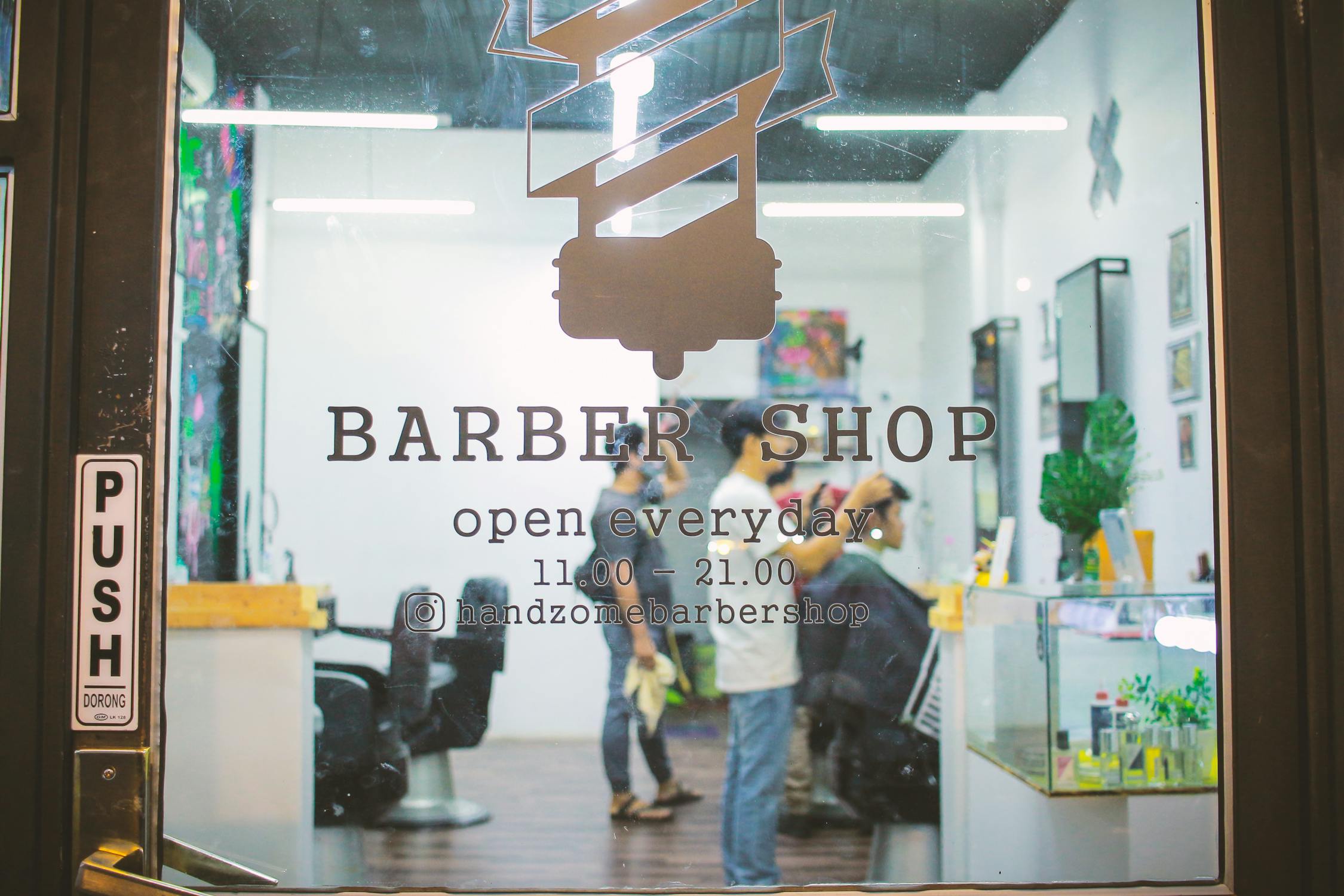 Revolusi AI di Genggaman: Bagaimana Aplikasi Terbaik Apple 2025 Mengubah Segalanya!