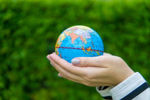 Kekurangan Pasokan Minyak Global 2026: Ancaman Inflasi dan Dorongan Transisi Energi